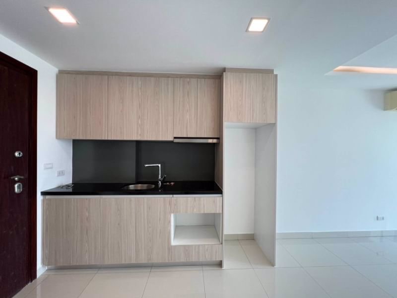 ❗best-price❗-big-1-bedroom-apartment-on-the-8th-floor-with-a-city-view-in-the-laguna-beach-resort