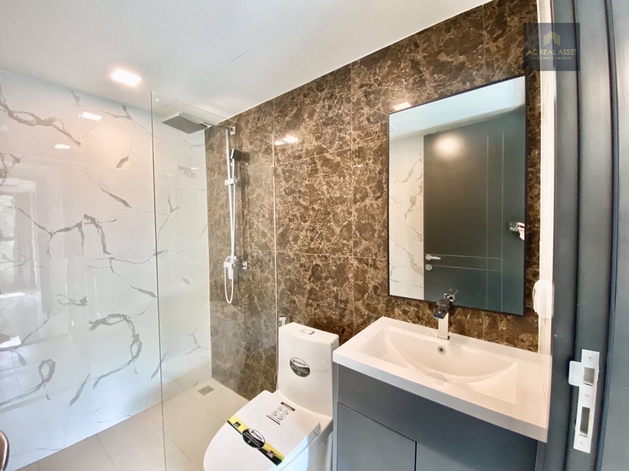 arcadia-center-suite-2-bedroom-with-furnished-ready-to-move-in-arcadia-center-suite-thappaya-rd-near