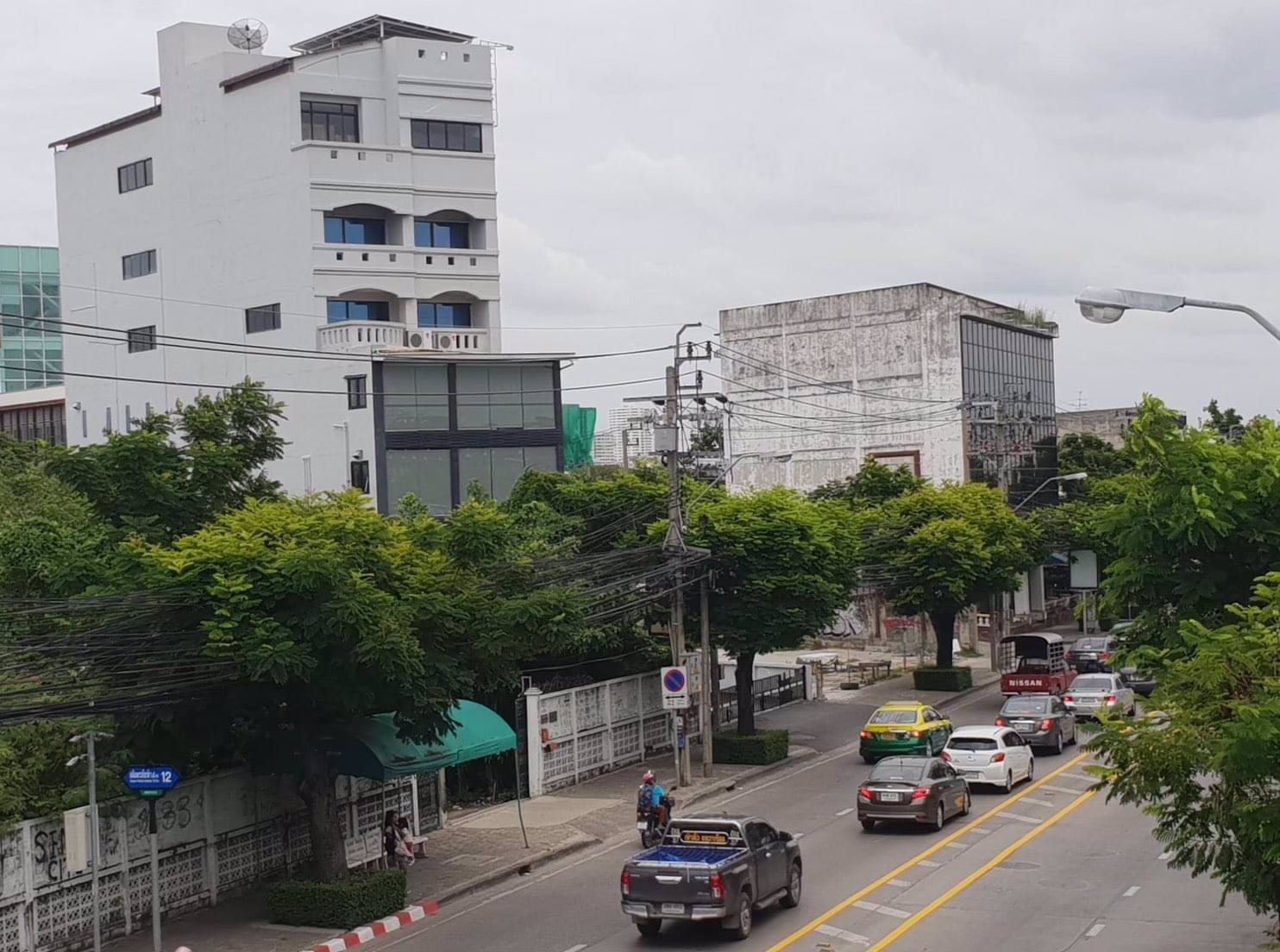 ขายอาคารสำนักงาน-7-ชั้น-ติดถนนเฉลิมพระเกียรติ-ร-9