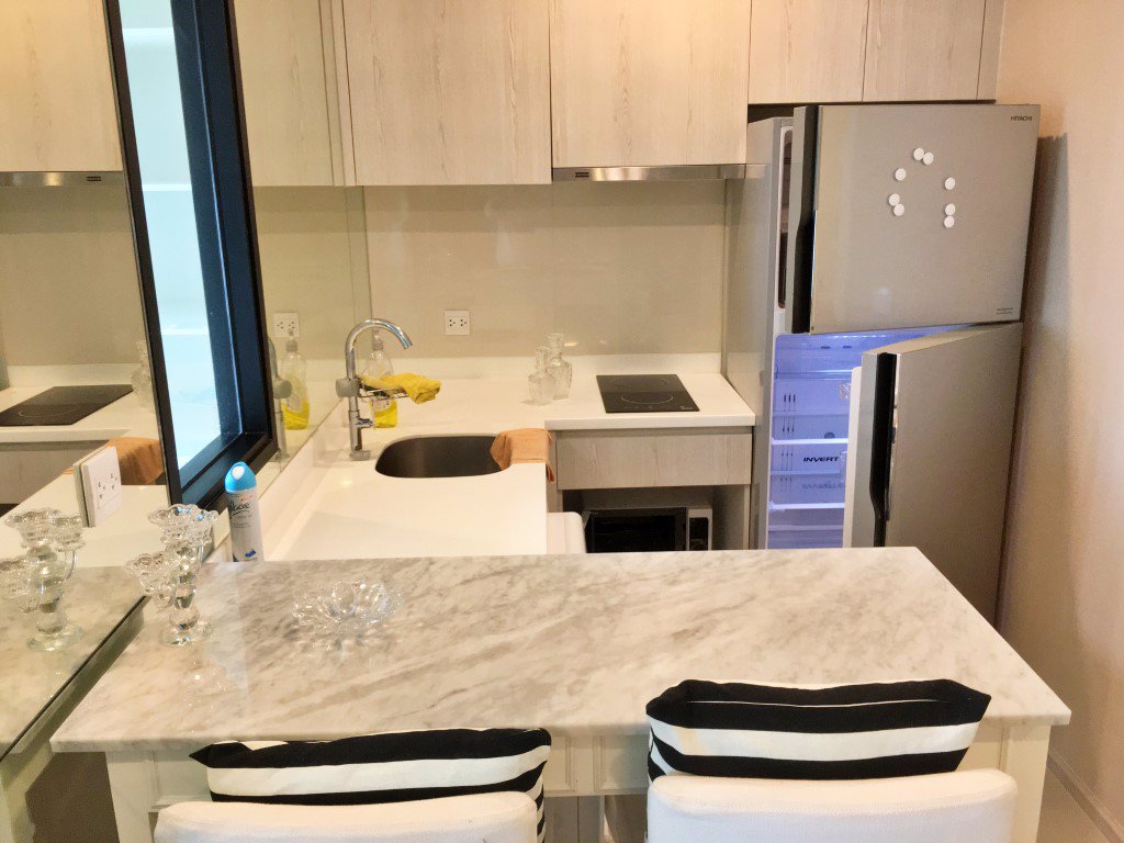 ให้เช่าถูก-คอนโด-life-asoke-35-ตรม-1-นอน-ชั้นสูง-ทิศตะวันออก-ตกแต่งเฟอร์ครบ-ทำเลดี-ติด-mrt-เพชรบุรี