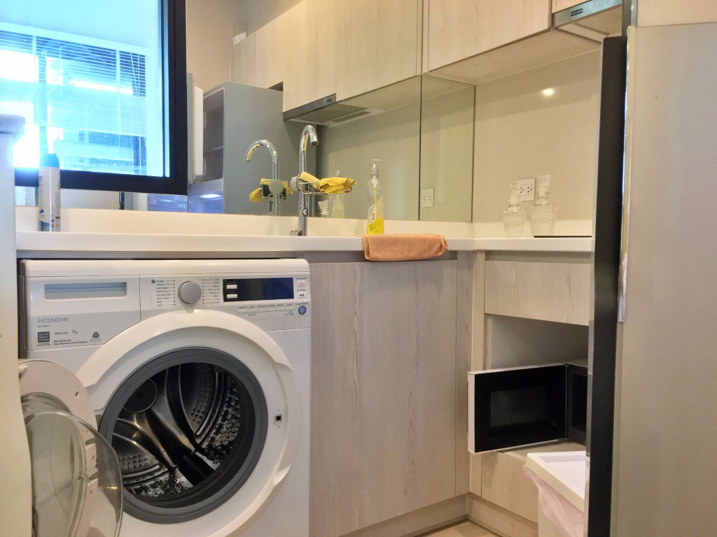 ให้เช่าถูก-คอนโด-life-asoke-35-ตรม-1-นอน-ชั้นสูง-ทิศตะวันออก-ตกแต่งเฟอร์ครบ-ทำเลดี-ติด-mrt-เพชรบุรี