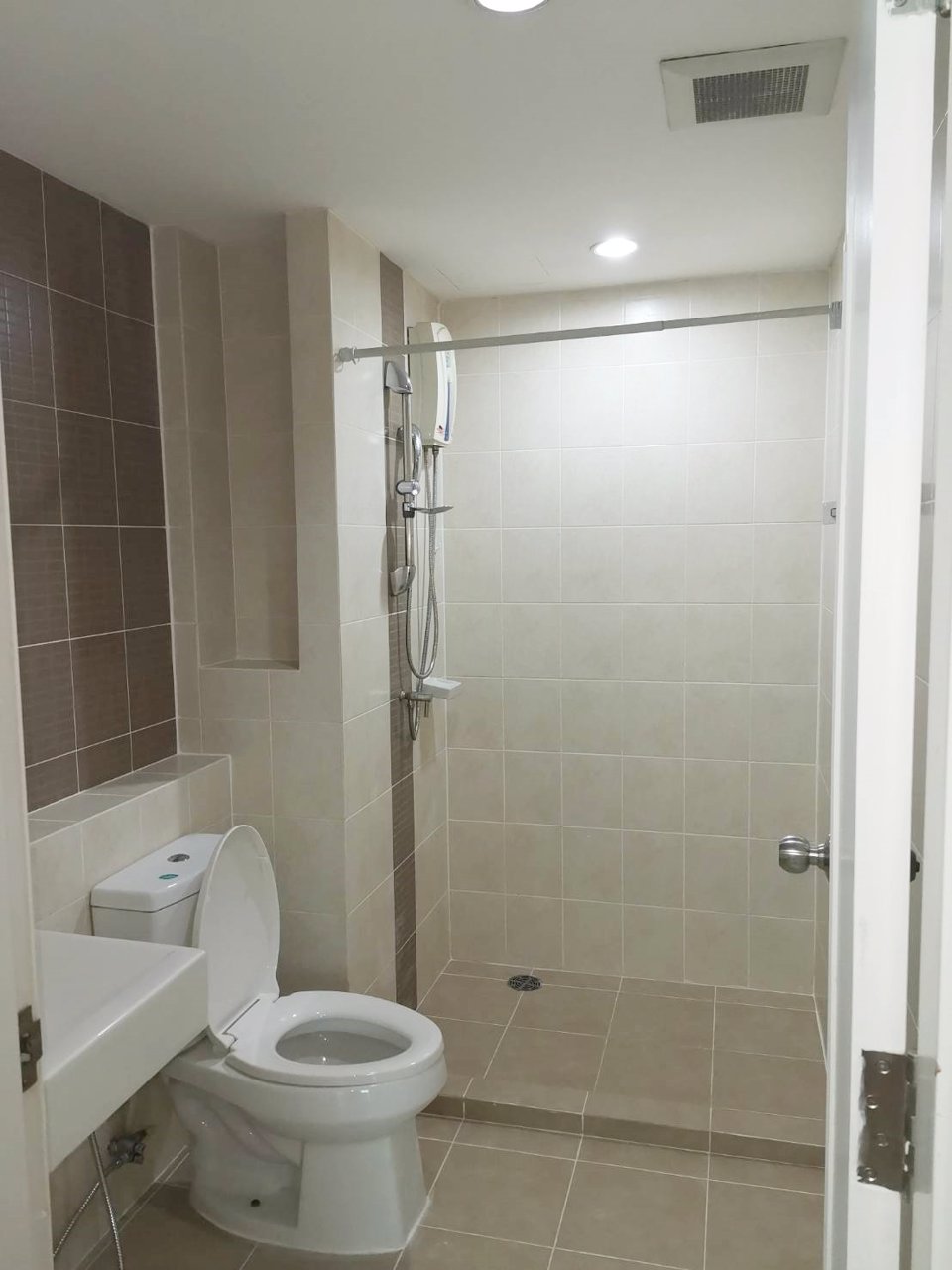 ให้เช่า-คอนโด-ivy-รัชดา-ใกล้-mrt-สุทธิสาร-เพียง-150-เมตร-30-ตรม-ตกแต่งเฟอร์ครบ-ใกล้เซ็นทรัลพระราม9