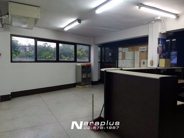 62112645-ให้เช่าอาคารพาณิชย์-4-ชั้นครึ่ง-หลังมุม-ขนาด-28-ตรว-ซอยสาธุประดิษฐ์-35