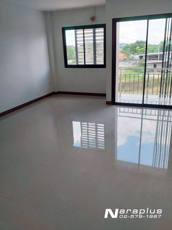 62122848-ขายอาคารพาณิชย์-2-ชั้น-หลังมุม-ขนาด-20-ตรว-หนองกระทุ่ม-นครราชสีมา