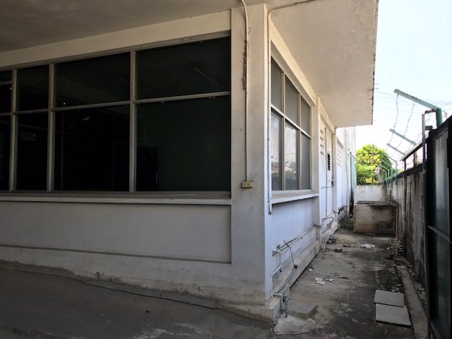 โรงงานให้เช่าโกดังให้เช่าอยู่ถนนรามอินทราเขตมีนบุรีกรุงเทพมหานครมีเนื้อที่ขนาด300ตรว