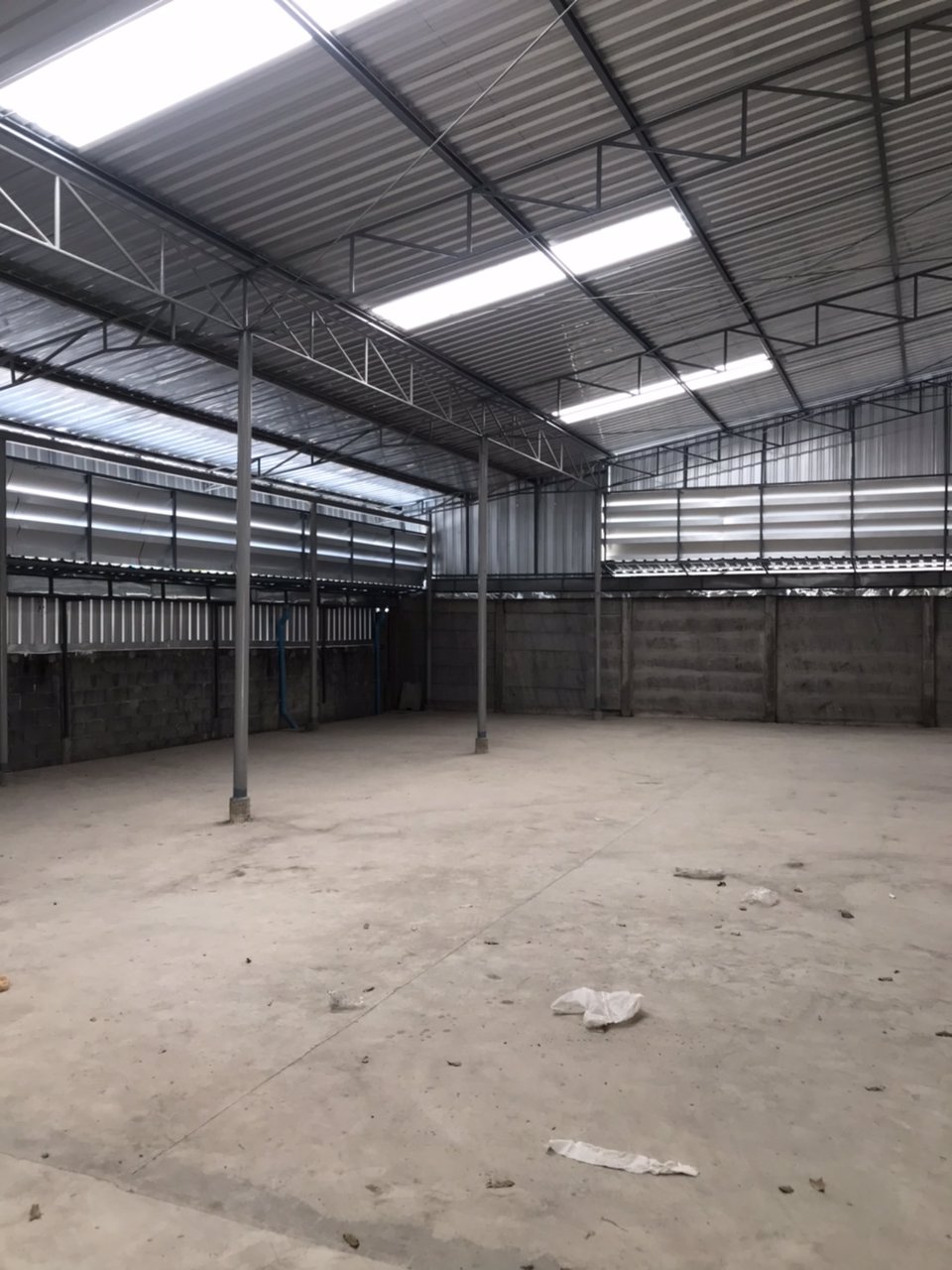 โกดังให้เช่าให้เช่าโกดังอยู่ถนนสุขาภิบาลสองใกล้สี่แยกประเวศ