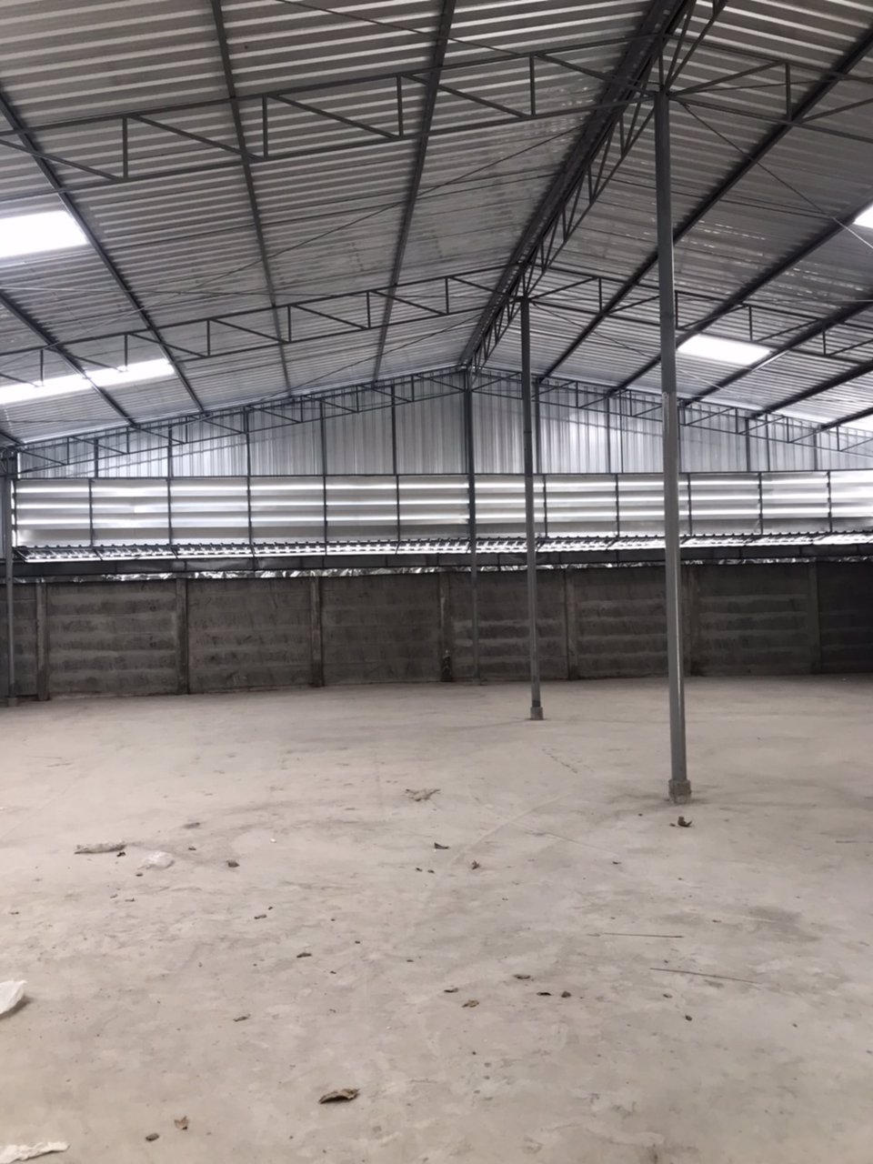 โกดังให้เช่าให้เช่าโกดังอยู่ถนนสุขาภิบาลสองใกล้สี่แยกประเวศ