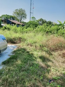 ขายที่ดินด่วนอยู่ถนนรามอินทราซอย-81-หน้าปากซอยมีสถานีรถไฟฟ้าอยู่ตรงข้ามกับโรงพยาบาลสินแพทย์