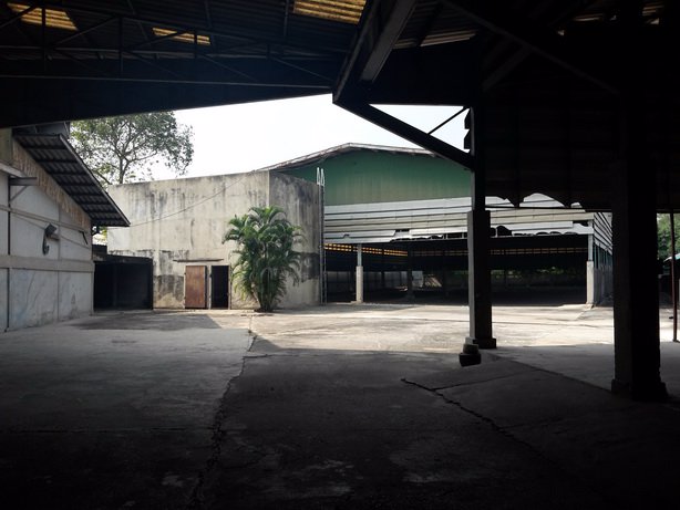 ขายโรงงานขายโกดังอยู่ติดถนนติวานนท์เนื้อที่5ไร่1งาน8ตารางวาตำบลบ้านกลางอำเมือง
