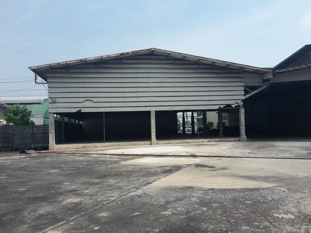 ขายโรงงานขายโกดังอยู่ติดถนนติวานนท์เนื้อที่5ไร่1งาน8ตารางวาตำบลบ้านกลางอำเมือง