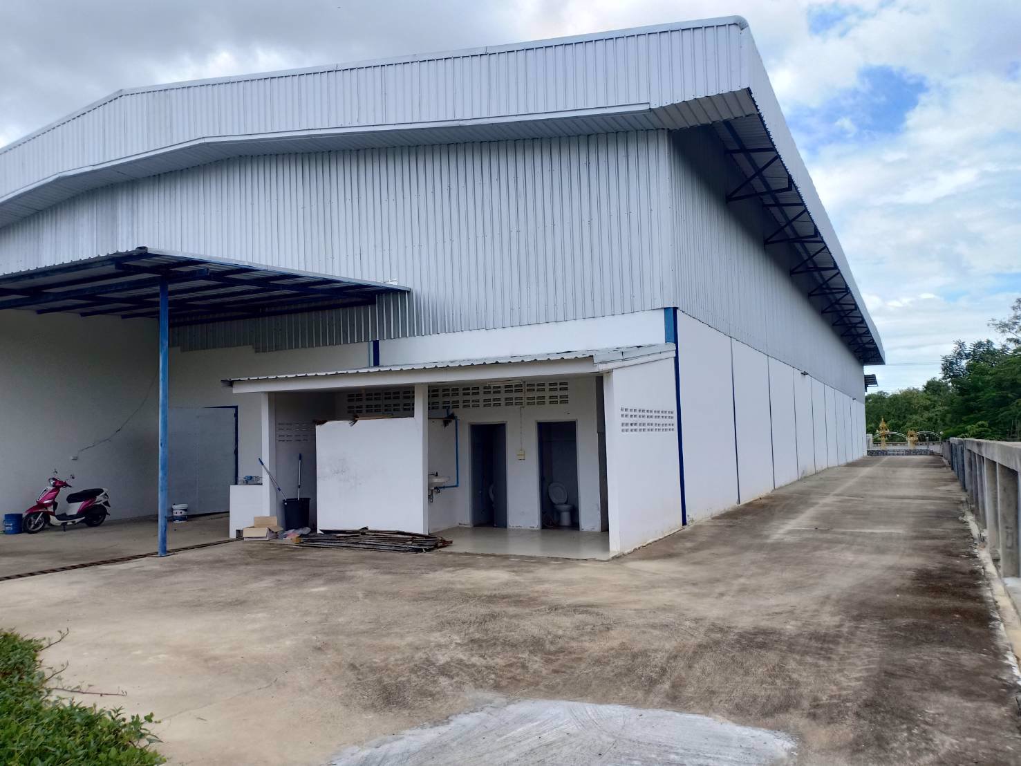 ขายโรงงาน-เนื้อที่-3-ไร่-พื้นที่ใช้สอย-1500-ตรม-พร้อมใบอนุญาติ-อาหาร-ใบอ2-ใบอ7-ถนนเส้น-331
