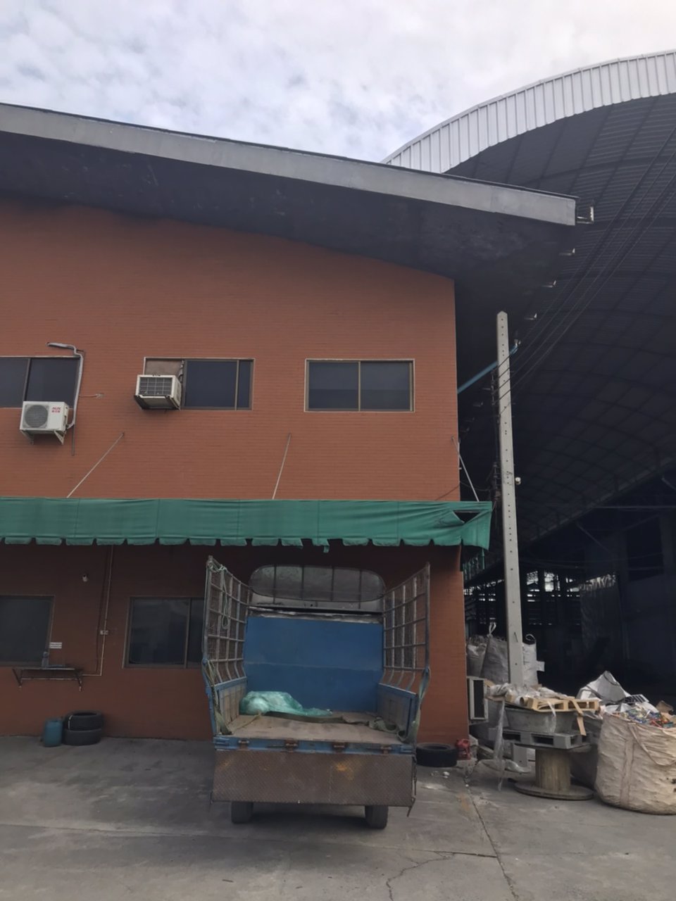 ขายอาคารโรงงาน-โกดังอยู่ถนนสุขุมวิทอำเภอเมืองจังหวัดสมุทรปราการเนื้อที่-6-ไร่