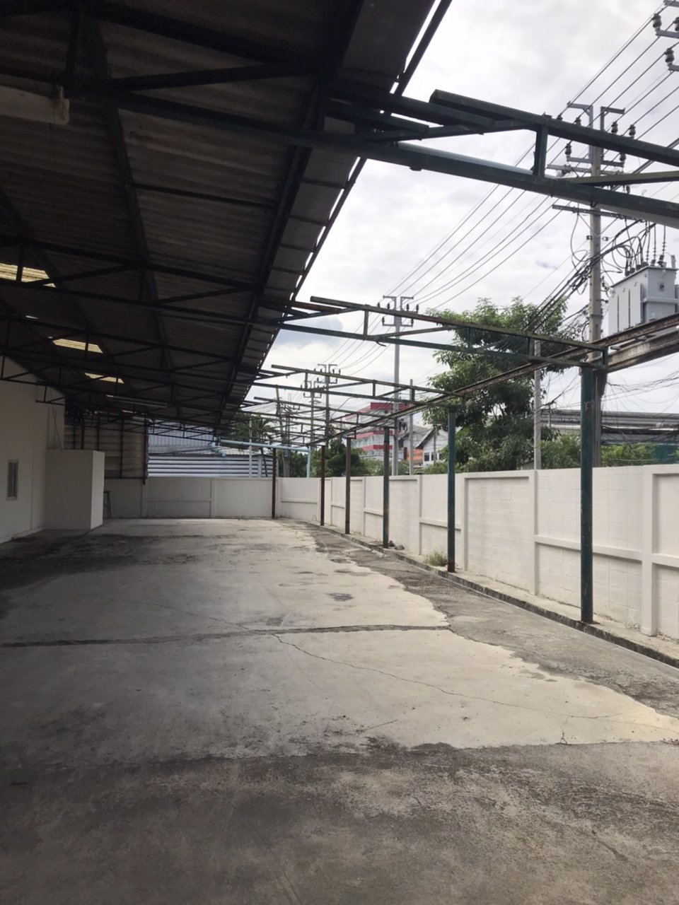 โรงงานให้เช่าโกดังให้เช่าอยู่ในนิคมบางชันถนนเสรีไทย-ถนนรามอินทราเขตมีนบุรีกรุงเทพมหานครมีออฟฟิศ