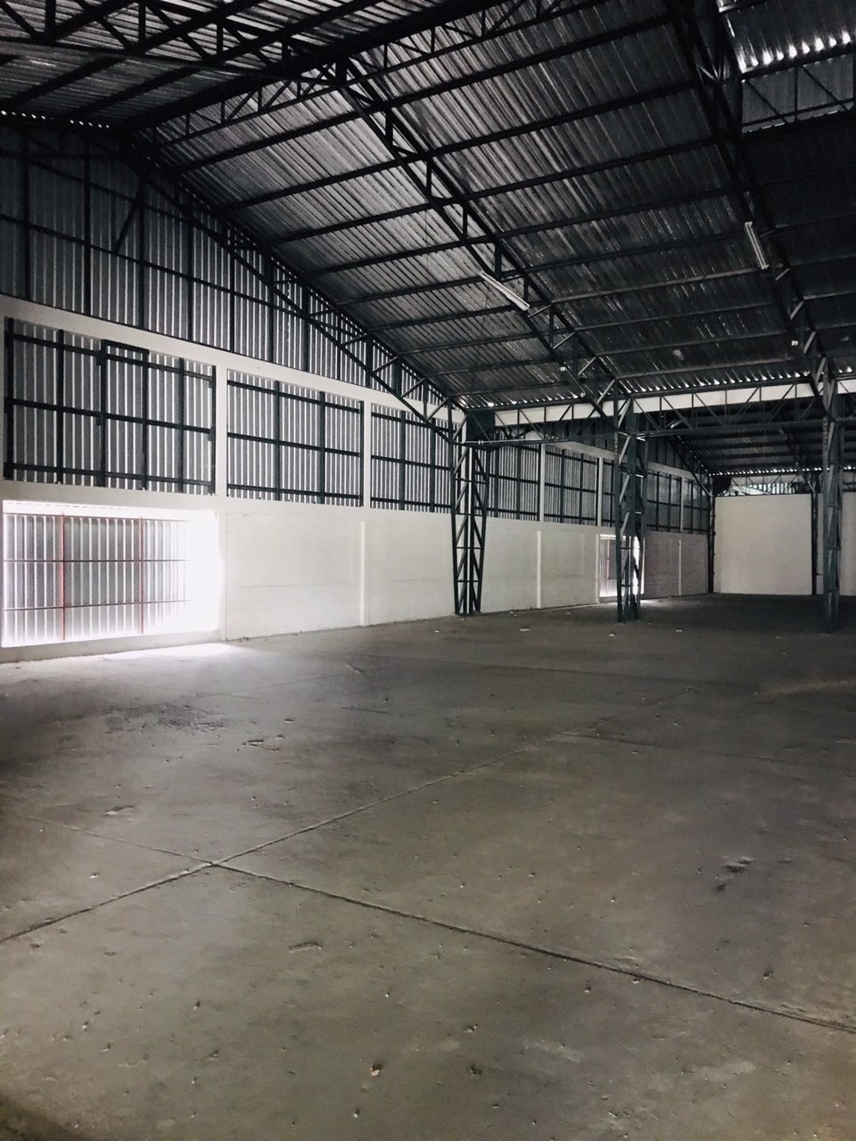 โรงงานให้เช่าโกดังให้เช่าอยู่ในนิคมบางชันถนนเสรีไทย-ถนนรามอินทราเขตมีนบุรีกรุงเทพมหานครมีออฟฟิศ