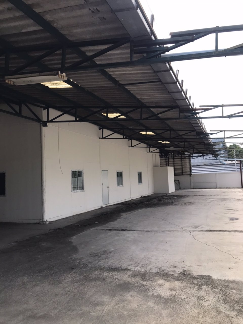 โรงงานให้เช่าโกดังให้เช่าอยู่ในนิคมบางชันถนนเสรีไทย-ถนนรามอินทราเขตมีนบุรีกรุงเทพมหานครมีออฟฟิศ