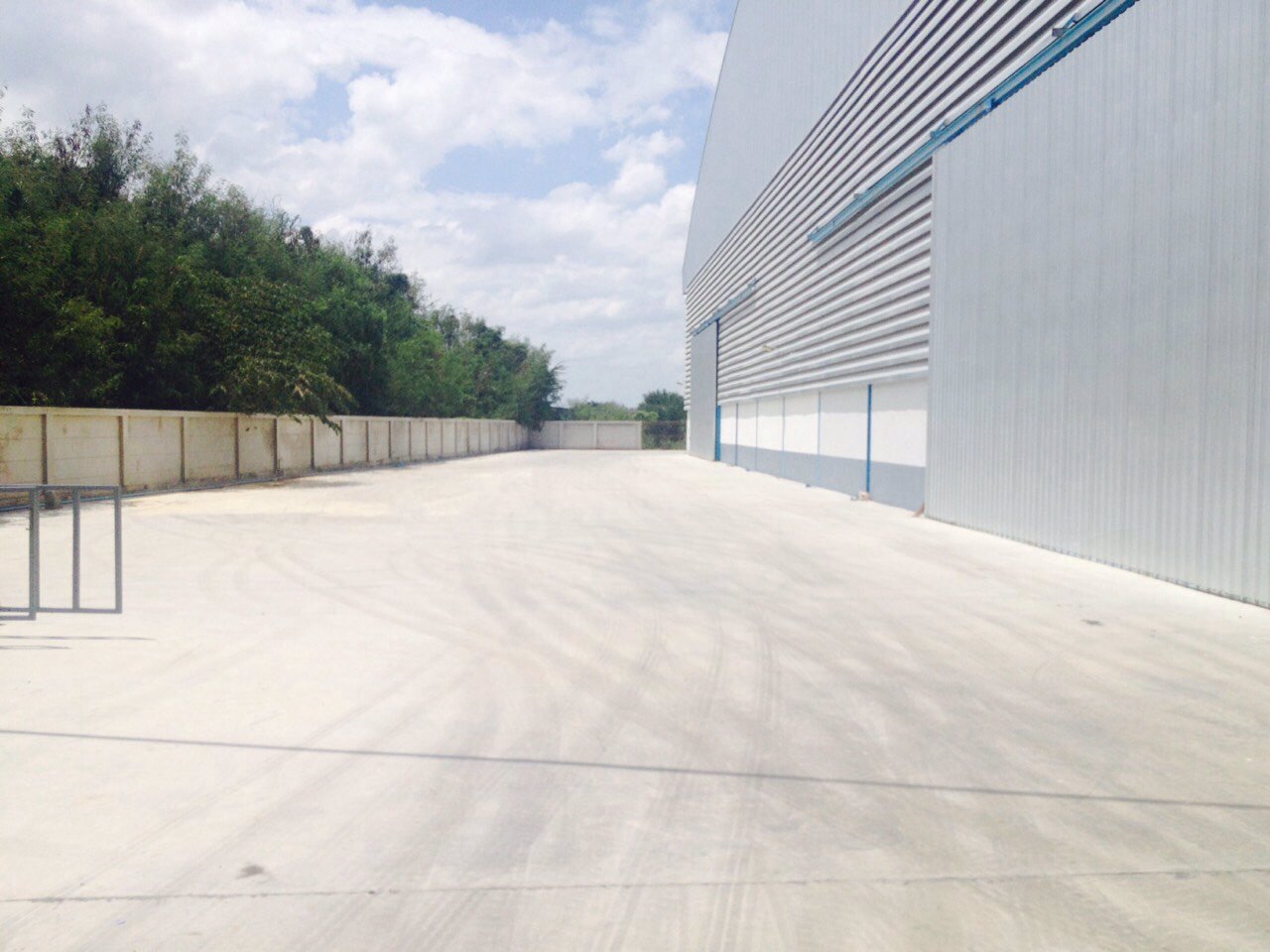 ขาย-ให้เช่าโกดังให้เช่าโกดังตั้งอยู่ที่อำเภอเมือง-จังหวัดสุพรรณบุรี-มีเนื้อที่ขนาด5ไร่3งาน85ตรว