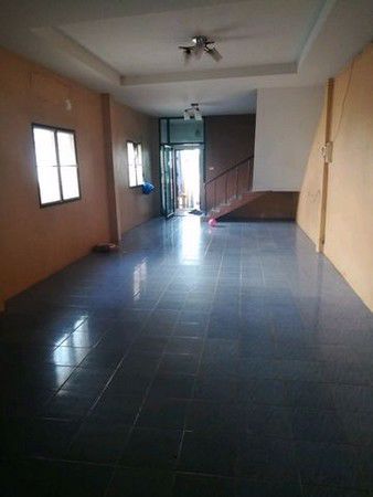 อาคารพาณิชย์-2-ชั้น-ตำบลมะขามเตี้ย-สุราษฏร์ธานี-มีเนื้อที่-28-ตารางวา