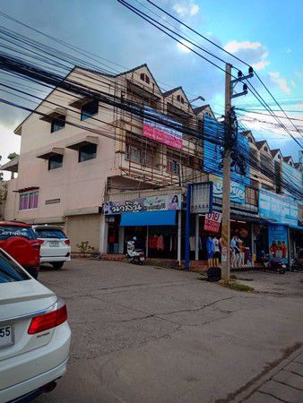 ขายตึกแถว-2-ห้อง-3ชั้น-ทำเลดีติดถนน-จังหวัดลำพูน