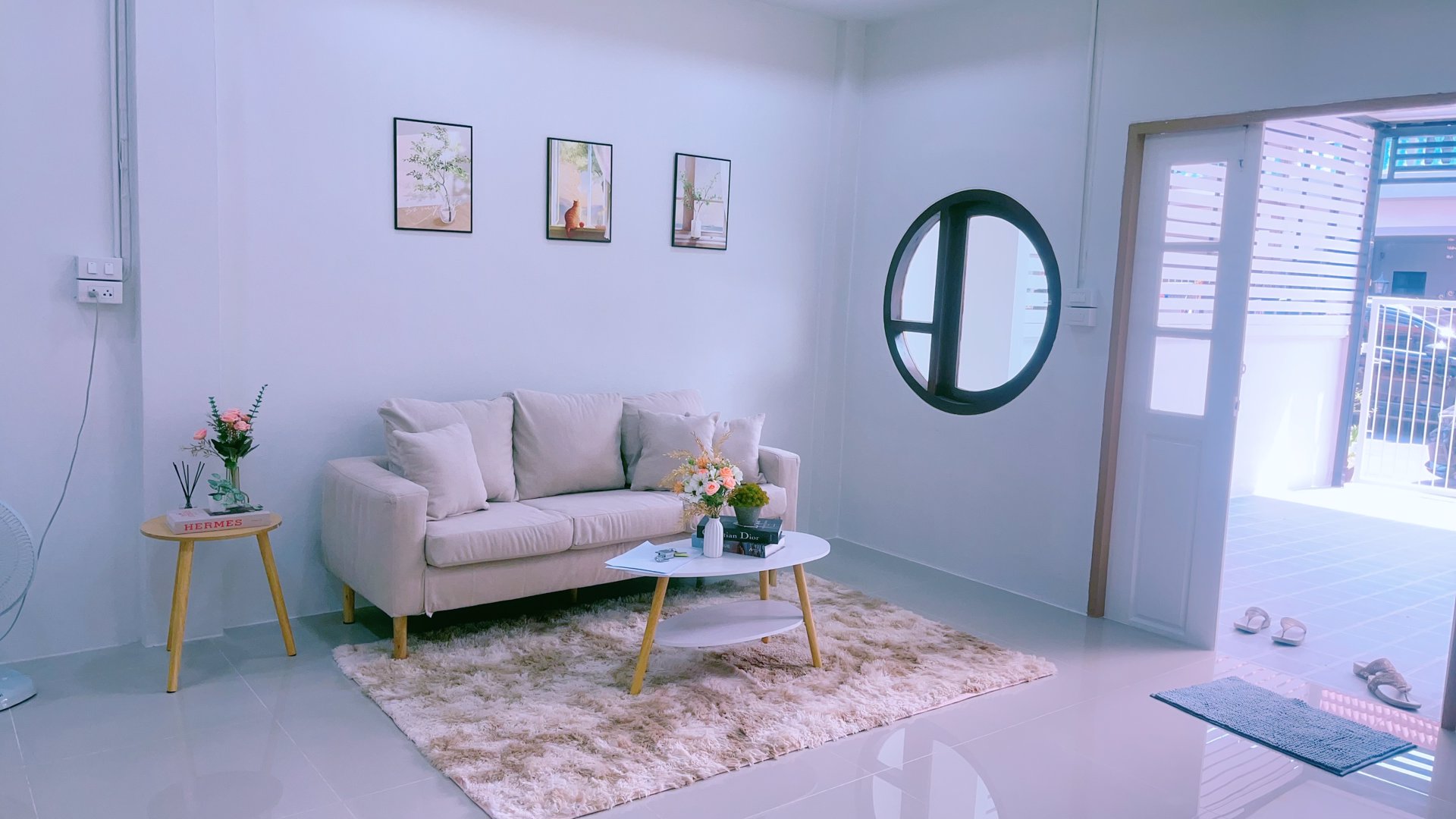 ทาวน์โฮมมินิมอลฉ่ำๆ-ฟรีเฟอร์ฯ-ราคาเบาๆ-ติดรถไฟฟ้า