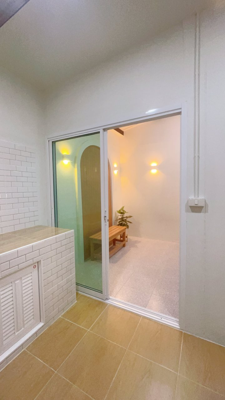 ทาวน์โฮมมินิมอลฉ่ำๆ-ฟรีเฟอร์ฯ-ราคาเบาๆ-ติดรถไฟฟ้า