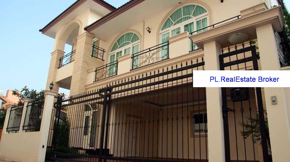 hs240-1ขายบ้านเดี่ยวสุดหรู-พื้นที่ใช้สอย-400-ตรมใจกลางเมืองย่านนานา-ติดสวนเบญจกิติ-ห่างจากbts-นานา