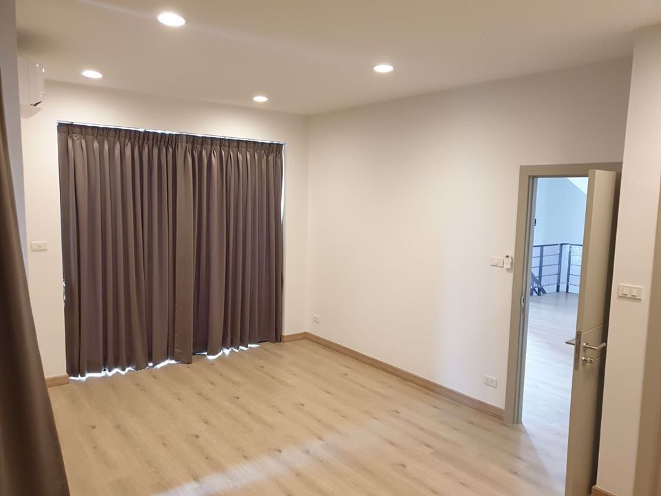 bs299ให้เช่าโฮมออฟฟิศ-5-ชั้น-พื้นที่ใช้สอย-450-ตรม-โครงการพรีเมี่ยม-เพลส-ถนนสุคนธสวัสดิ์-มีลิฟท์-ตก