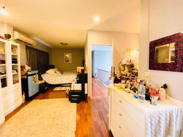 hs245ขายทาวน์โฮม-3-ชั้น-หมู่บ้านกรีนพีซ-ซอย-อารีย์สัมพันธ์-2-การเดินทางสะดวกไม่ไกลจากbts-อารีย์