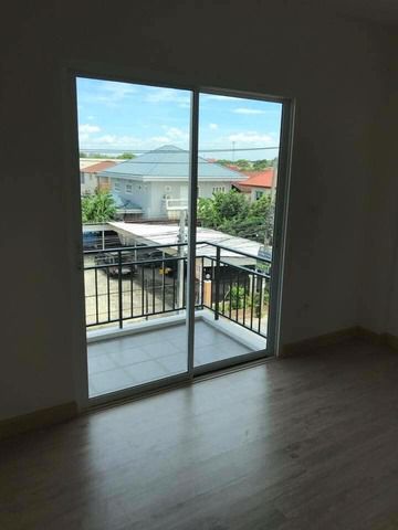 hr349ให้เช่าทาวน์โฮม-3-ชั้น-พื้นที่ใช้สอย-168-ตรม-ซอยรามอินทรา-8-เข้าไปเพียง-800-เมตร-ใกล้เซ็นทรัลร