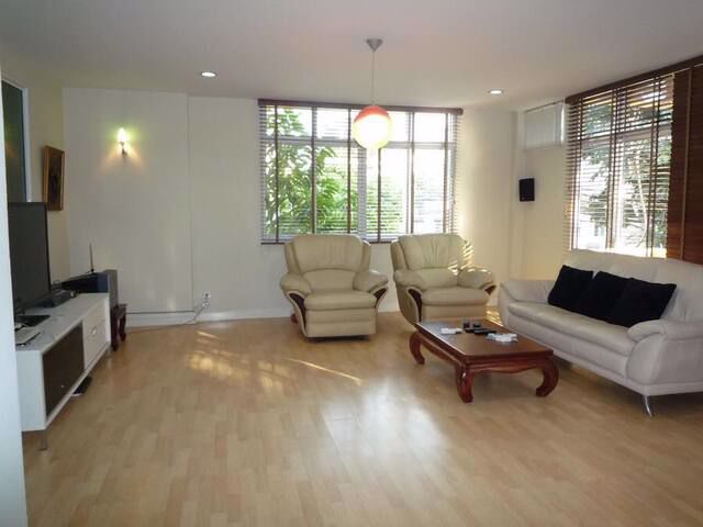 hr364ให้เช่าบ้านเดี่ยว-4-ชั้น-หลังมุม-ซอยสุขุมวิท-31-รีโนเวทใหม่ทั้งหลัง