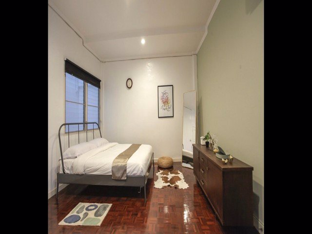 bs341เซ้งโฮสเทล-ห่างbtsเพลินจิตเพียง-200-เมตร-ตกแต่งไว้ครบแล้ว-มีฐานลูกค้าดำเนินกิจการต่อได้ทันที