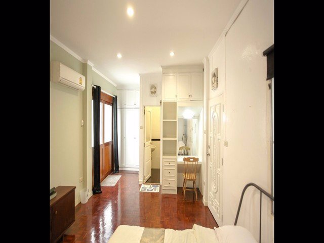 bs341เซ้งโฮสเทล-ห่างbtsเพลินจิตเพียง-200-เมตร-ตกแต่งไว้ครบแล้ว-มีฐานลูกค้าดำเนินกิจการต่อได้ทันที