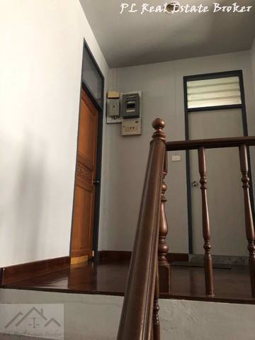 hr394ให้เช่าทาวน์โฮม-2-ชั้นหลังริม-รีโนเวทใหม่-หมู่บ้านอยู่เจริญ-29-เดินทางสะดวกใกล้-mrt-ห้วยขวาง