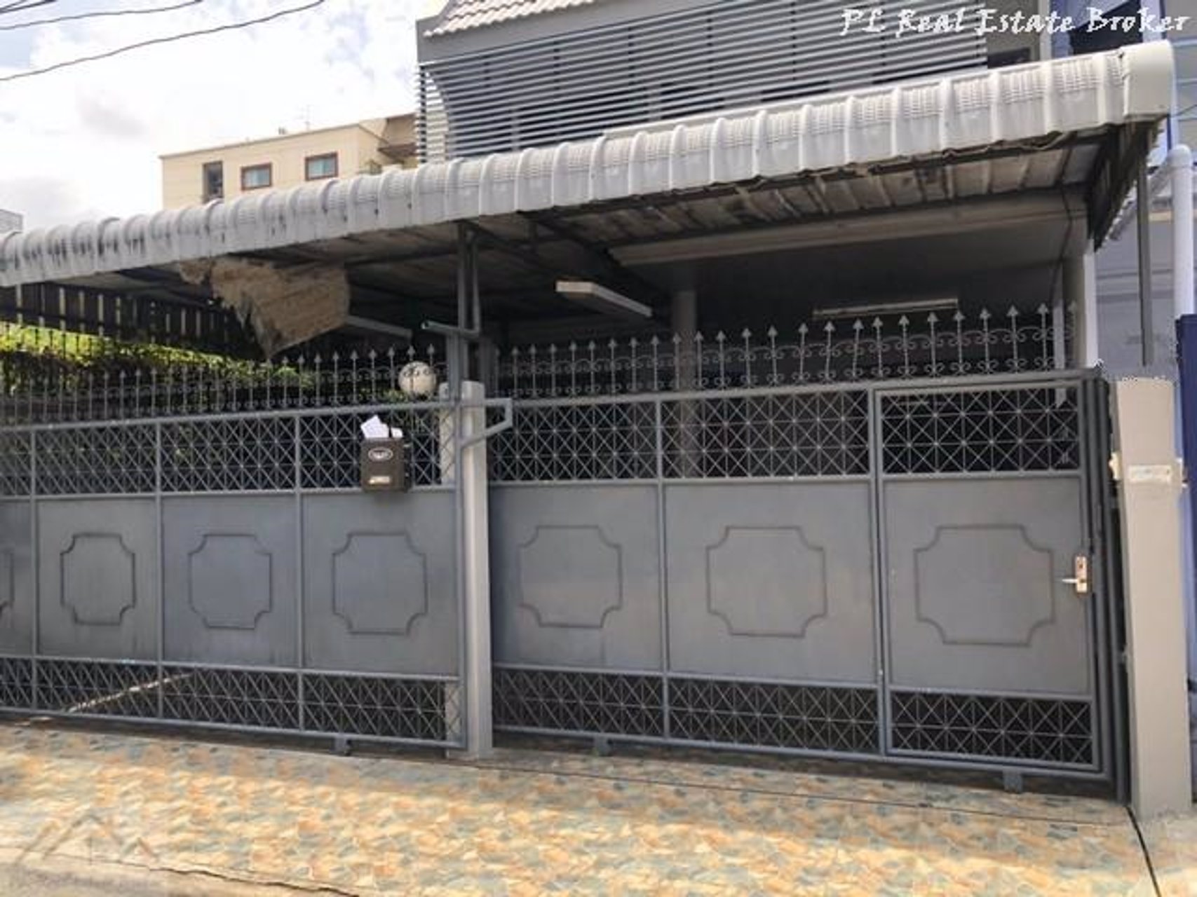 hr394ให้เช่าทาวน์โฮม-2-ชั้นหลังริม-รีโนเวทใหม่-หมู่บ้านอยู่เจริญ-29-เดินทางสะดวกใกล้-mrt-ห้วยขวาง