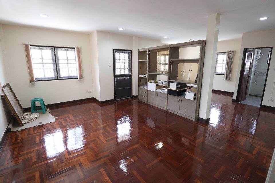 hr395ให้เช่าบ้านเดี่ยว-2-ชั้น-ย่านรามคำแหง-ใกล้เดอะมอลล์บางกะปิ-รีโนเวทใหม่-เหมาะทำเป็นโฮมออฟฟิศ