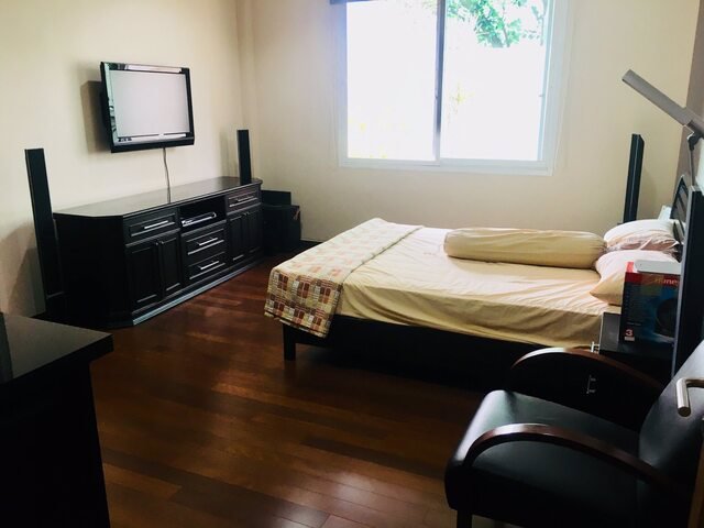 hr137-1ให้เช่าบ้านเดี่ยวเนื้อที่-104-ตรวหมู่บ้านเสรีวิลเลจ-พระราม-9-ตกแต่งเฟอร์ครบ-ใกล้-airport-lin