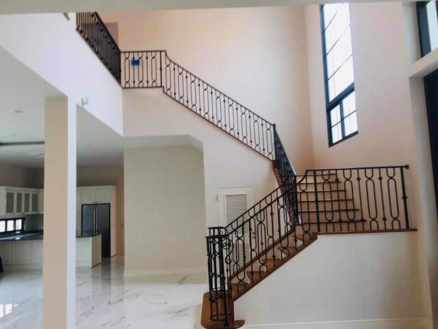 hs258ขายบ้านเดี่ยวสุดหรู-เนื้อที่-246-ตรวโครงการแสนสิริ-พัฒนาการ-ออกแบบสไตล์อังกฤษ-เจ้าของไม่เคยอยู