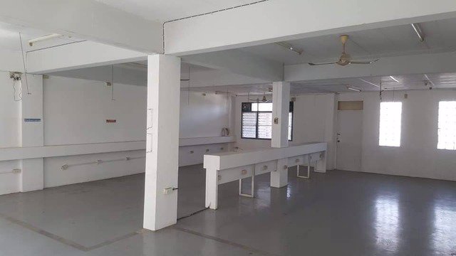 bs376ให้เช่าอาคารพาณิชย์สามคูหา-5-ชั้น-ซอยรามอินทรา-8-เดินทางสะดวก-เหมาะทำเป็นคลังสินค้า-โรงงานผลิตอ