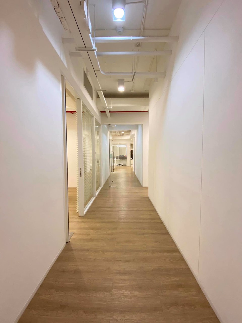 bs383ให้เช่าพื้นที่สำนักงาน-365-ตรม-อาคารชำนาญเพ็ญชาติ-ตกแต่งเฟอร์ครบ-เดินทางสะดวกใกล้-mrtพระราม-9