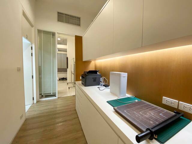 bs383ให้เช่าพื้นที่สำนักงาน-365-ตรม-อาคารชำนาญเพ็ญชาติ-ตกแต่งเฟอร์ครบ-เดินทางสะดวกใกล้-mrtพระราม-9