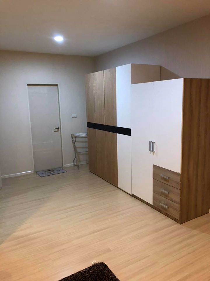 hr427ให้เช่าทาวน์โฮม-3-ชั้น-หมู่บ้านกลางเมือง-พระราม-9-มอเตอร์เวย์-เฟอร์ครบพร้อมอยู่