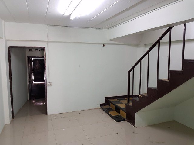 bs409ให้เช่าอาคารพาณิชย์-4-ชั้นครึ่ง-เนื้อที่-34ตรวติดถนนวัชรพล-เดินทางสะดวกใกล้ทางด่วนรามอินทรา-เห