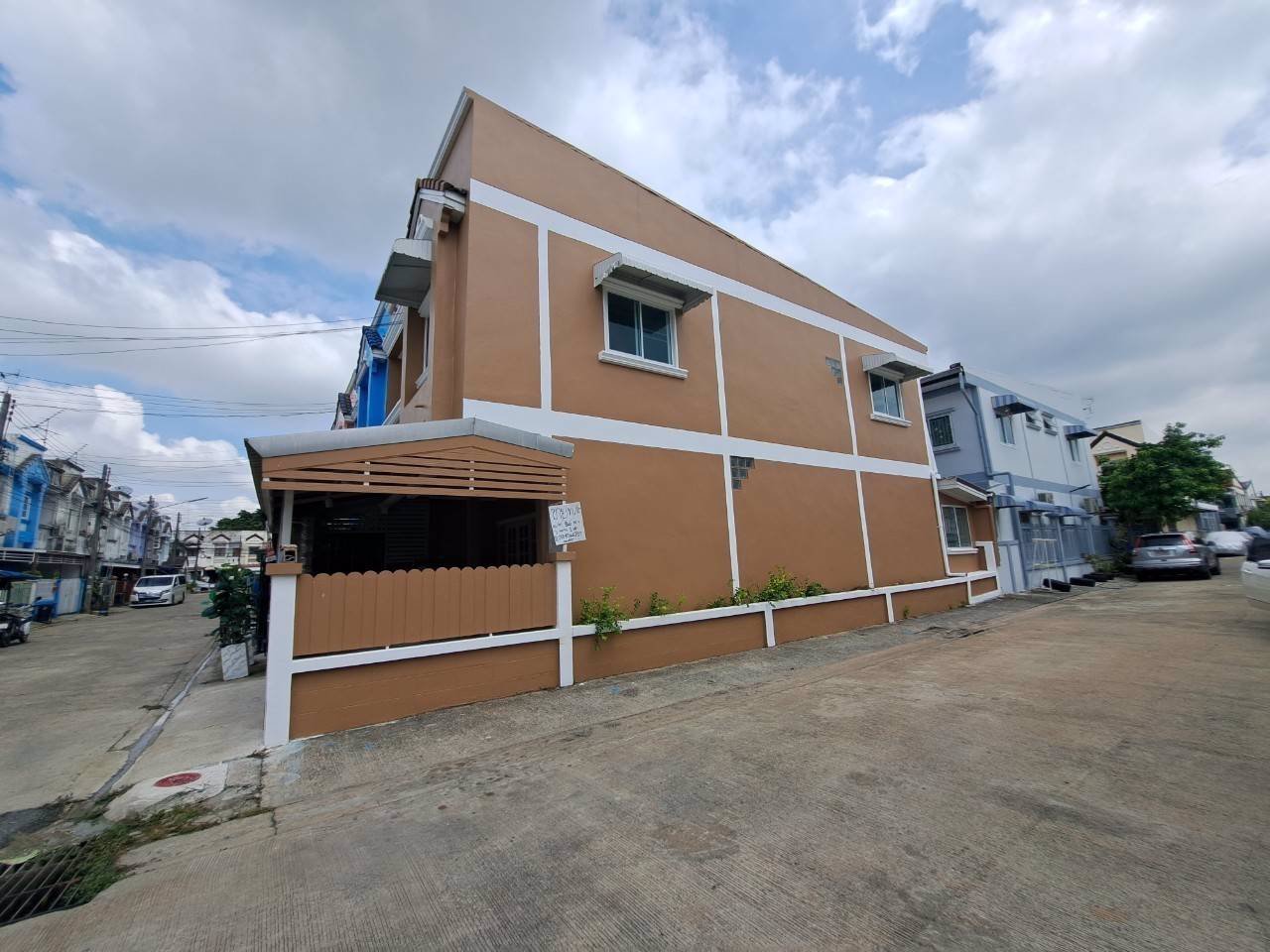 ขายบ้านทาวเฮ้าส์-หลังมุม-บ้านฟ้ารังสิต-ธัญญะ-ปทุมธานี