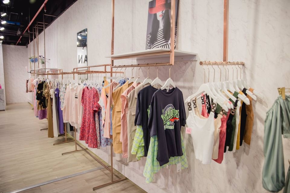 ท่านใดสนใจ‼️เป็นเจ้าของร้านเสื้อผ้าแฟชั่นสตรี-เซ็นทรัลพลาซ่า-นครศรีธรรมราช-ติดร้านอาหารฟูจิ-mk-ชั้