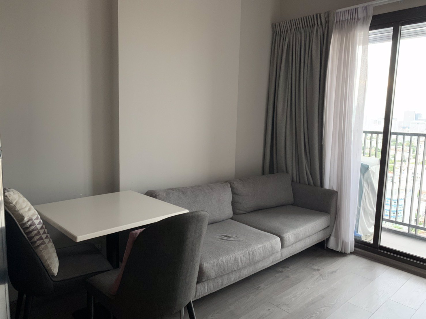 ให้เช่าคอนโดวิสดอม-รัชดาลาดพร้าว-ติดmrtลาดพร้าวทางออก1-ชั้น19-37ตรม-เฟอร์ฯครบ-18000-ด-สัญญา1-2