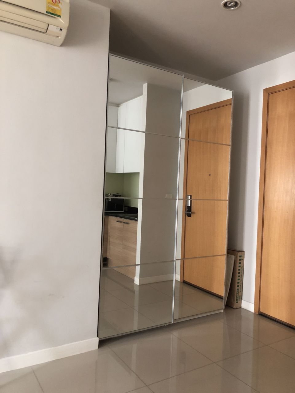 circle-condo-tower-1-for-sale-and-rent-4740-sqm-16th-floor-room-1613-ready-to-move-in