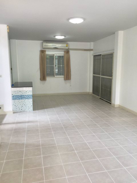 ให้เช่า-บ้านแฝดพร้อมพัฒน์กรีนโนวา-แปลงหัวมุมสวยๆ-น่าอยู่-คลองสามวา-รามอินทรา