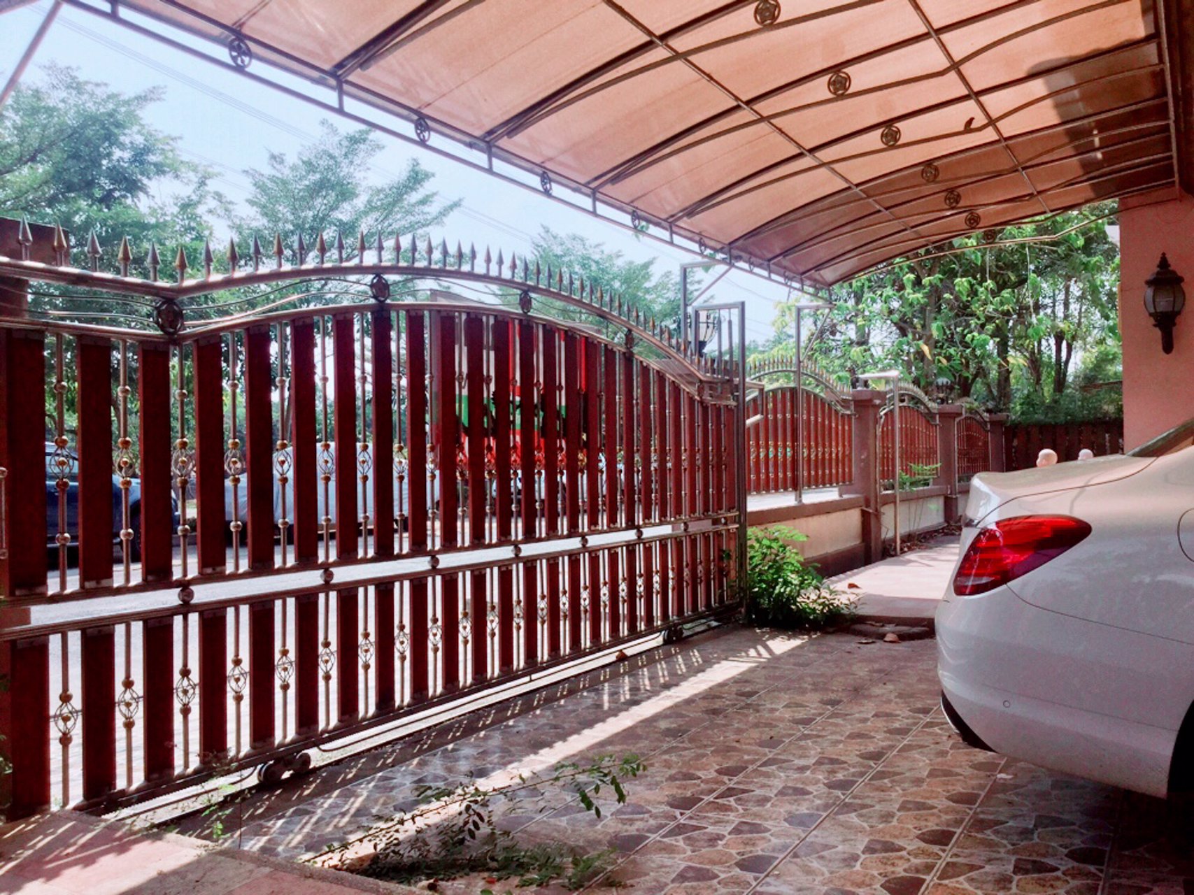 ขายด่วนบ้านเดี่ยว2ชั้นตกแต่งพร้อมอยู่ขายถูกมาก