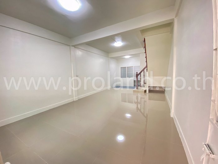 ขายด่วน-ทาวน์เฮาส์ตกแต่งใหม่-มตวงทอง-2