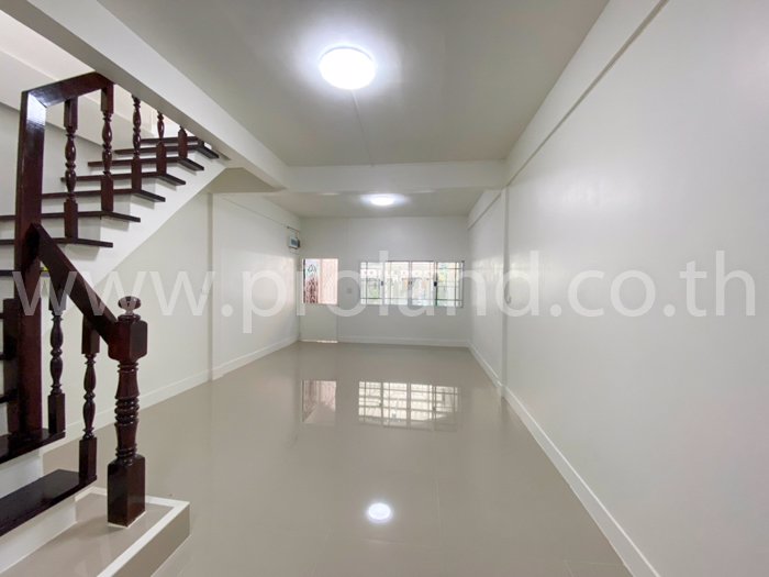 ขายด่วน-ทาวน์เฮาส์ตกแต่งใหม่-มตวงทอง-2