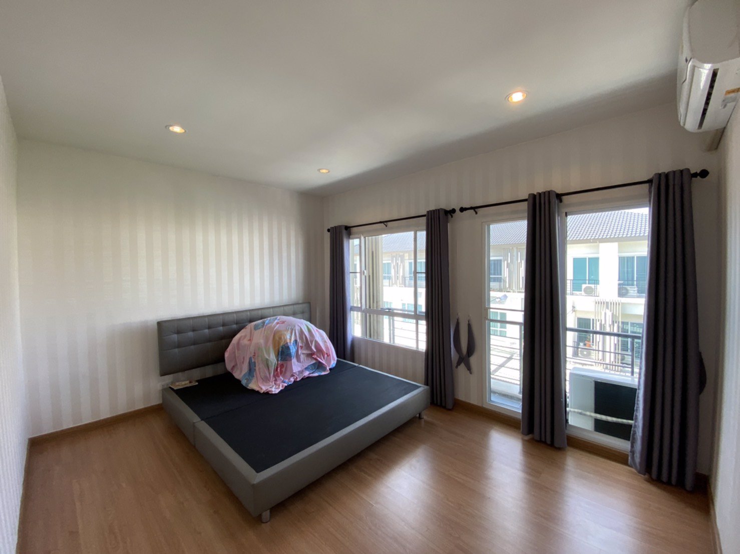 ขายบ้านทาวน์โฮม3ชั้นถนนนวมินทร์86-หมู่บ้านเดอะแพลนท์-ซิตี้-นวมินทร์-86-ติดกับเทสโก้โลตัส-นวมินทร์-พร